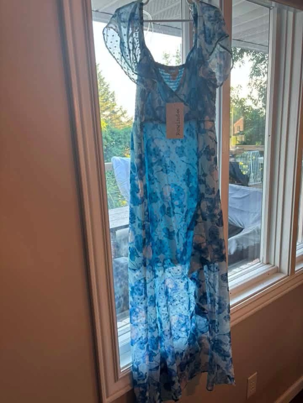 Romantic Blue Floral Maxi Dress - Unbranded